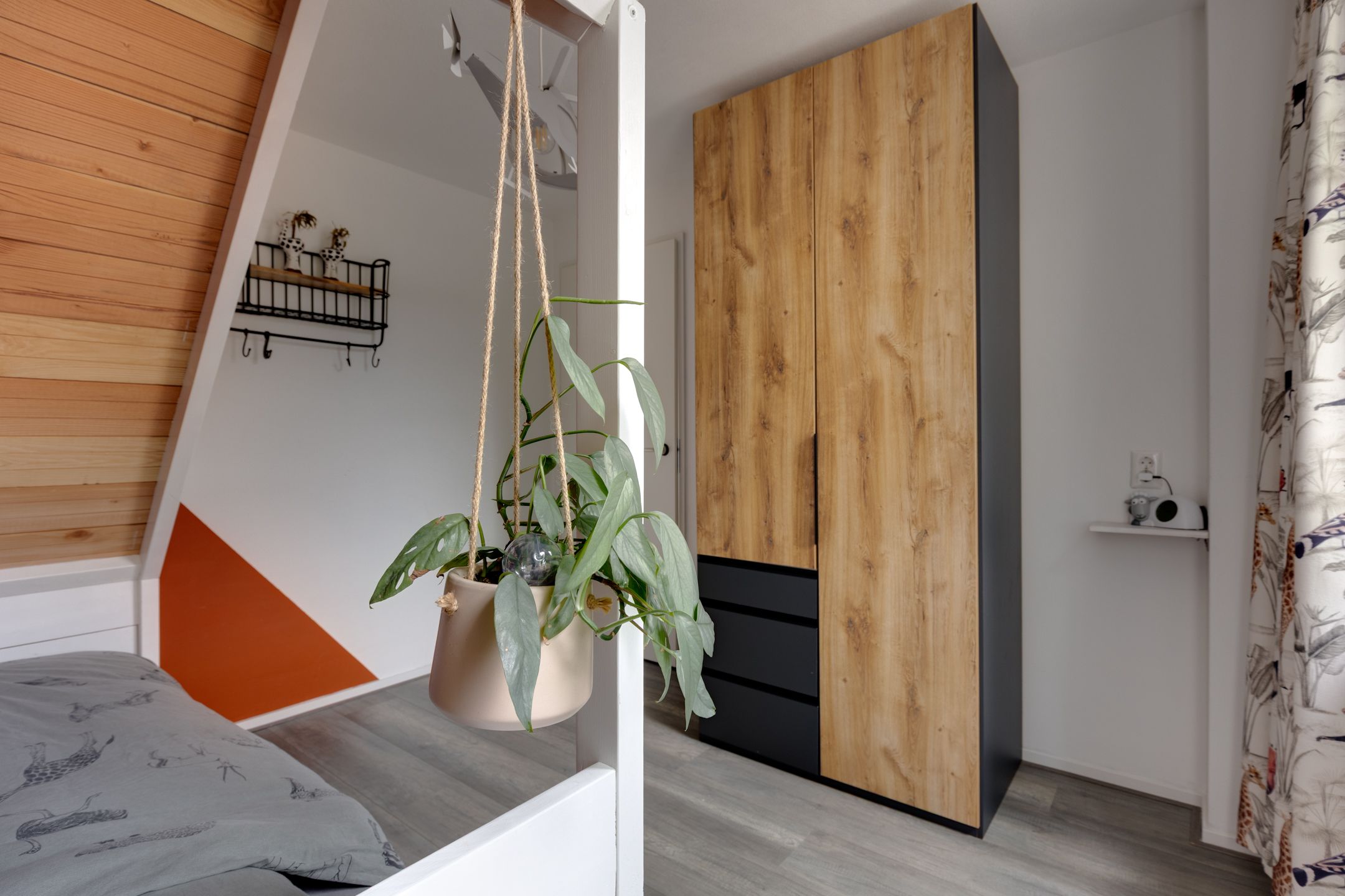 Move-in ready semi-detached family home with sunny south garden and solar panels — 36