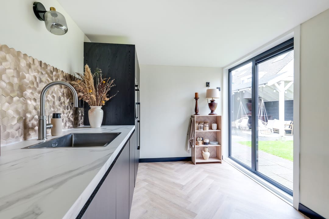 Photo 31 of Ravenstraat 17