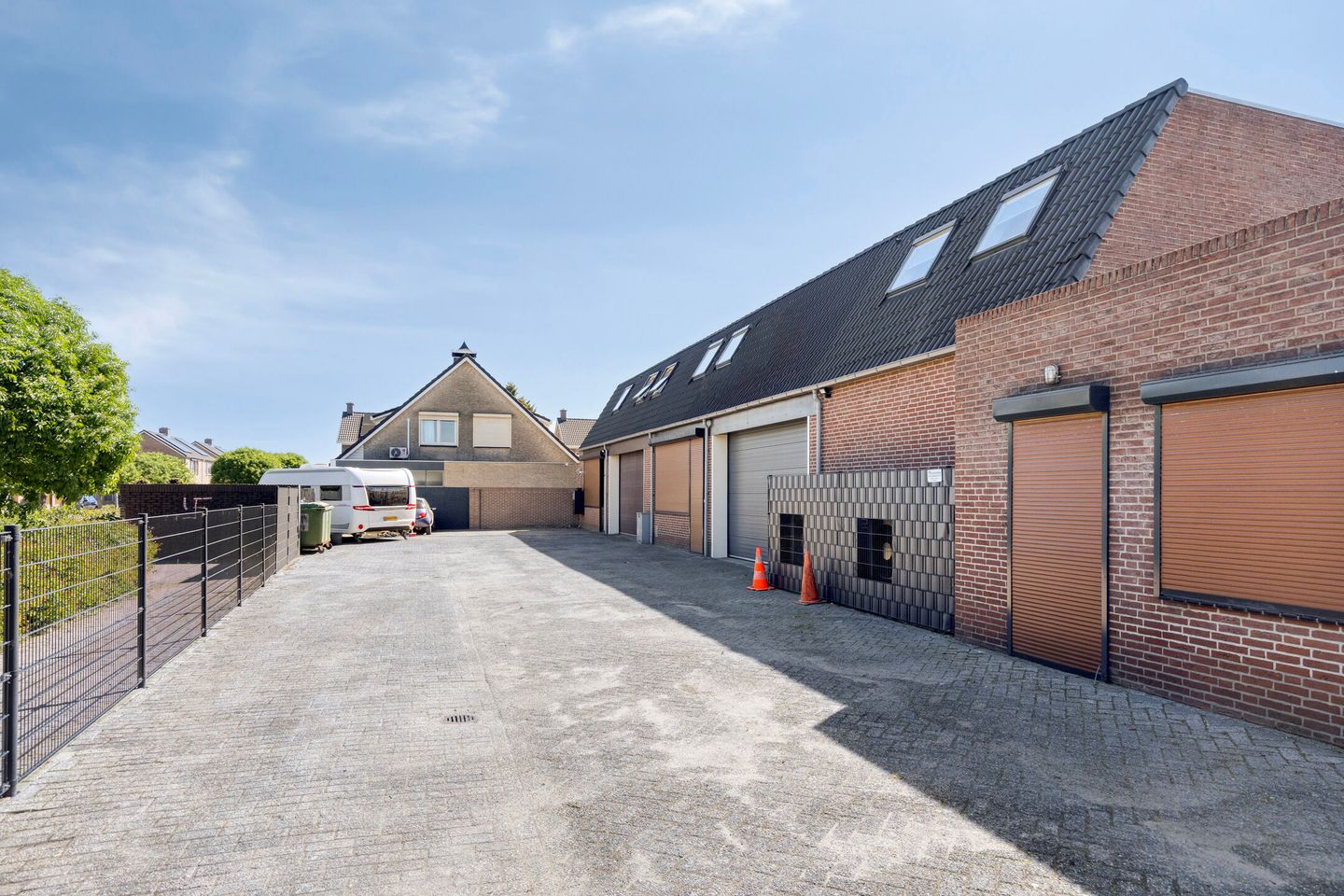 Bekijk foto 2 van Leliestraat 16-A