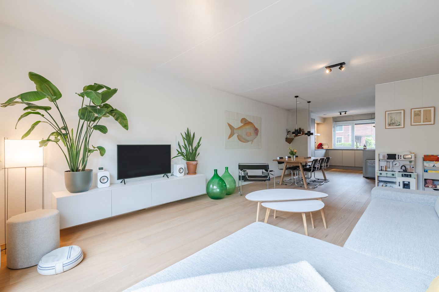 Photo 25 of Van den Broekstraat 104