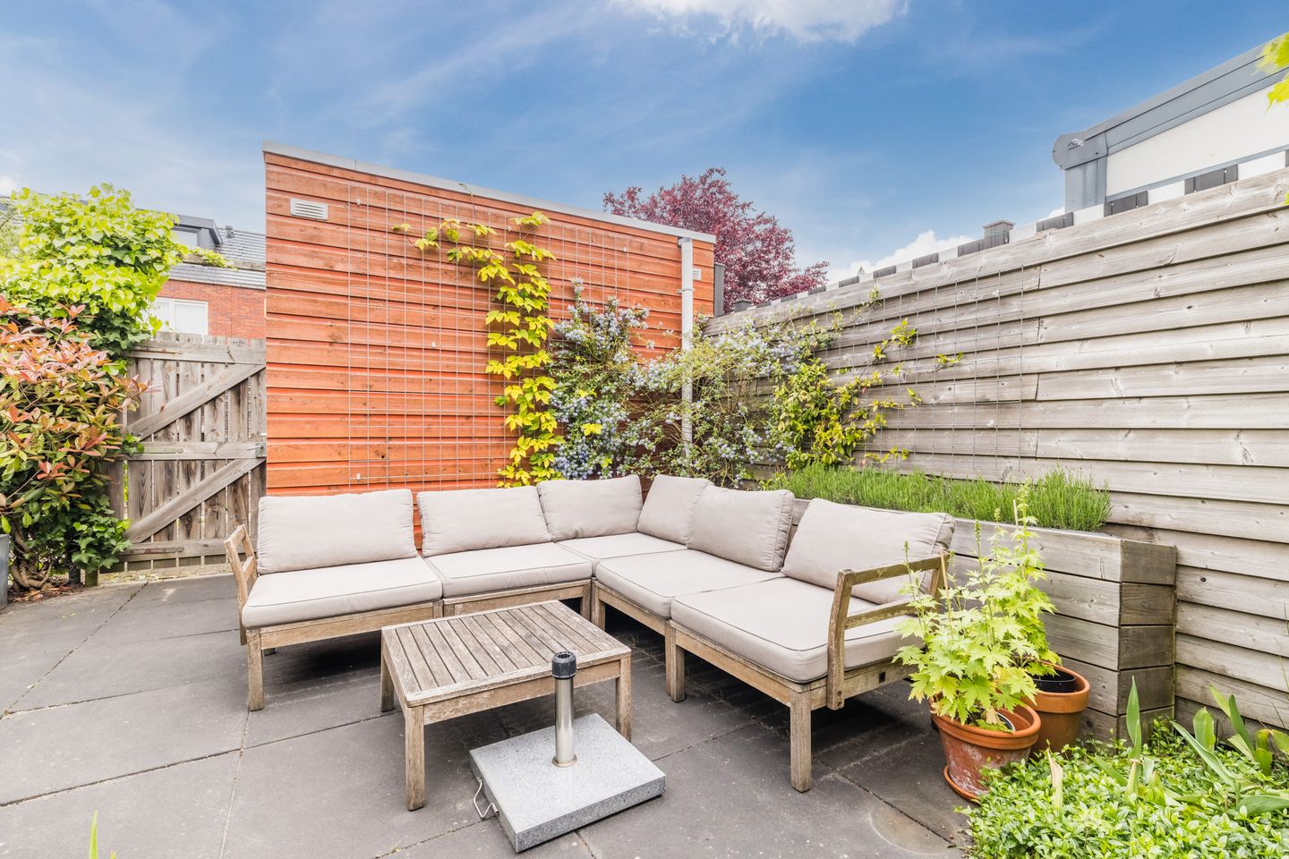 Photo 14 of Van den Broekstraat 104