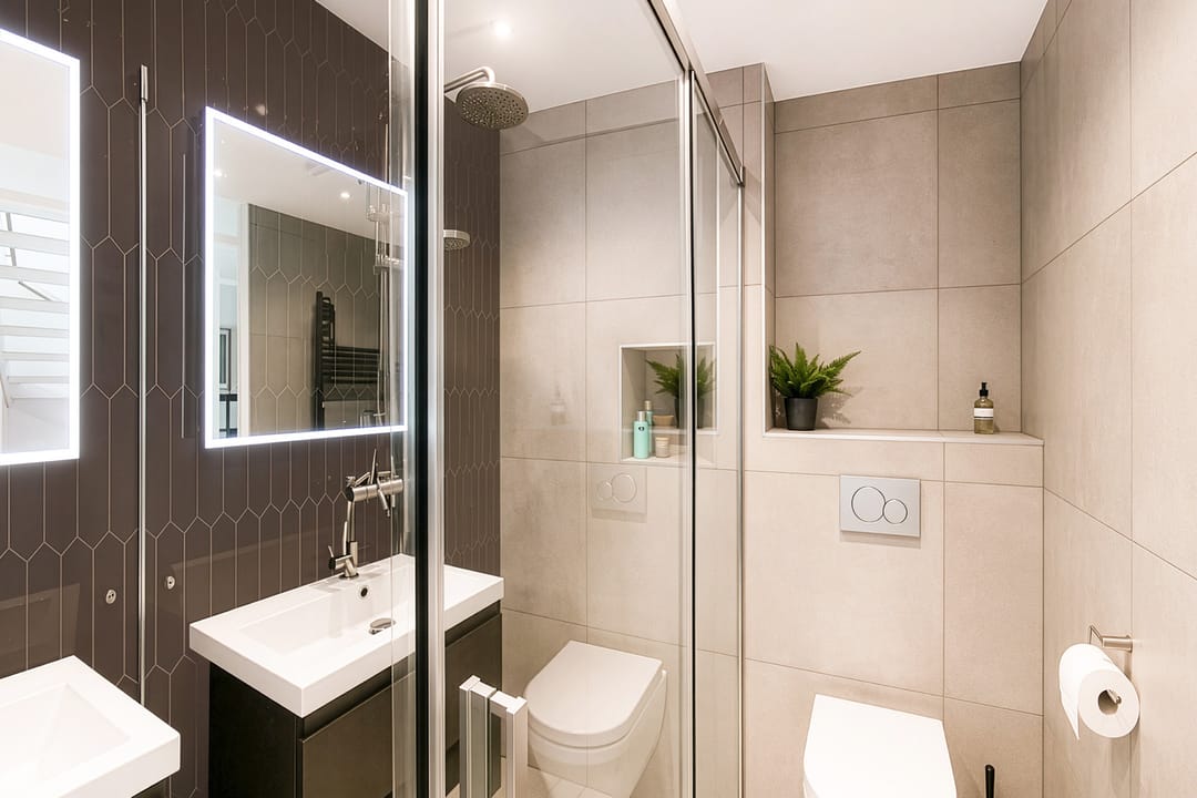 Photo 47 of Van den Broekstraat 104