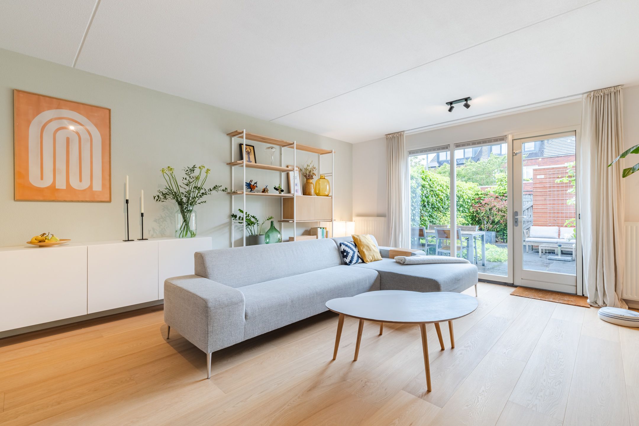 Photo 9 of Van den Broekstraat 104