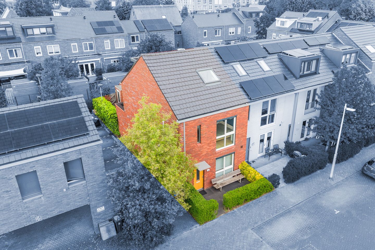 Photo 65 of Van den Broekstraat 104