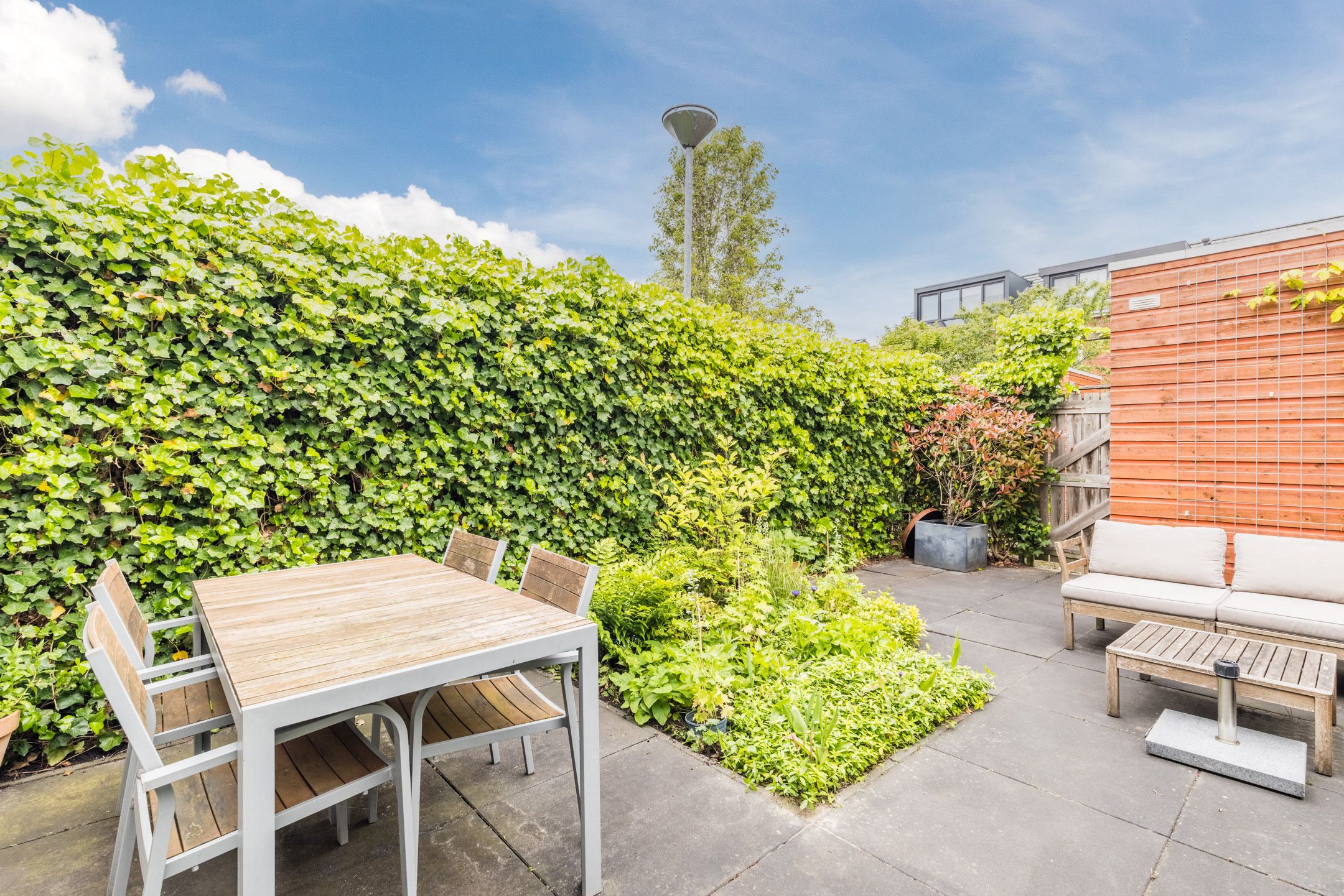 Photo 12 of Van den Broekstraat 104