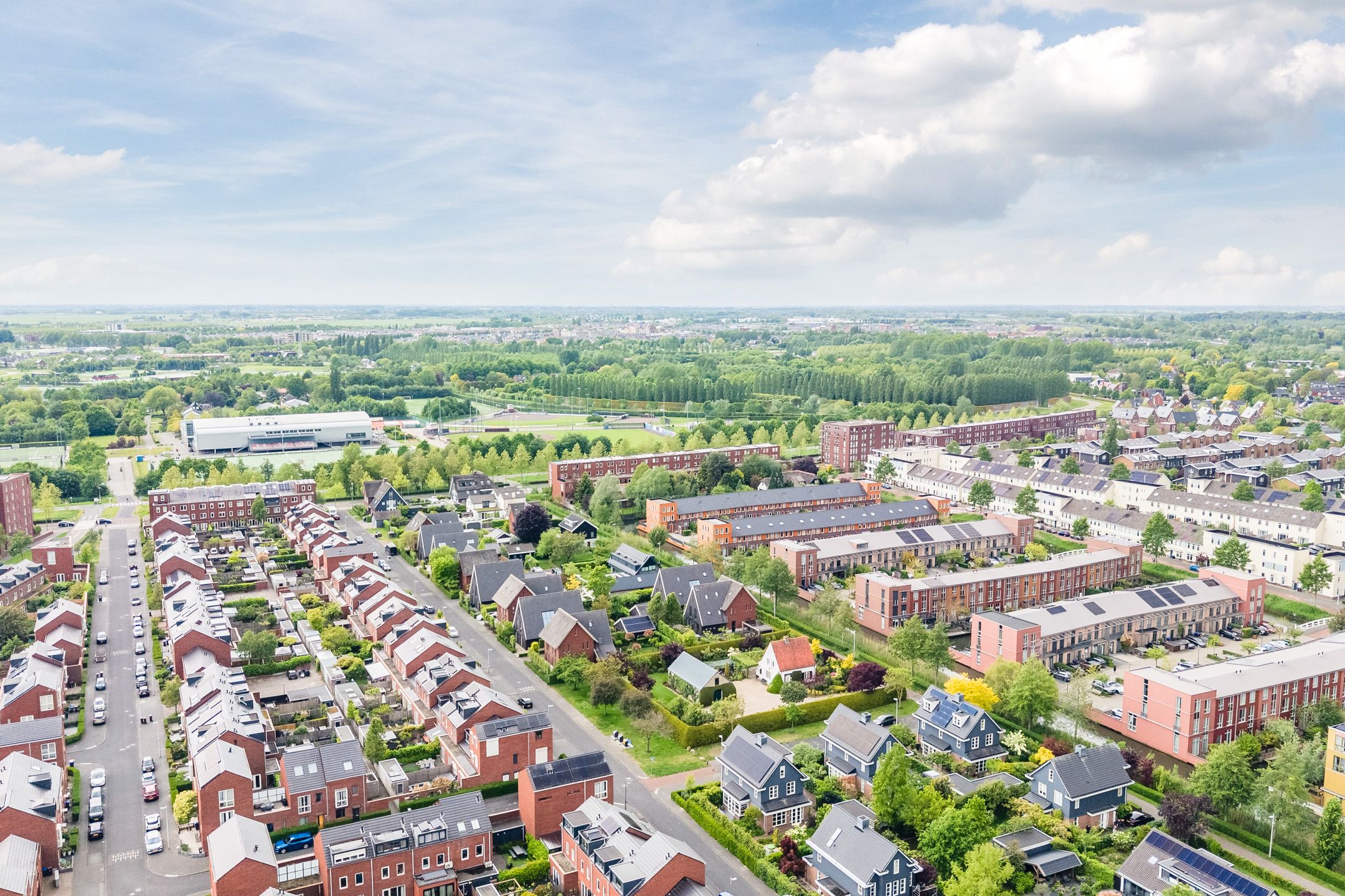 Photo 69 of Van den Broekstraat 104