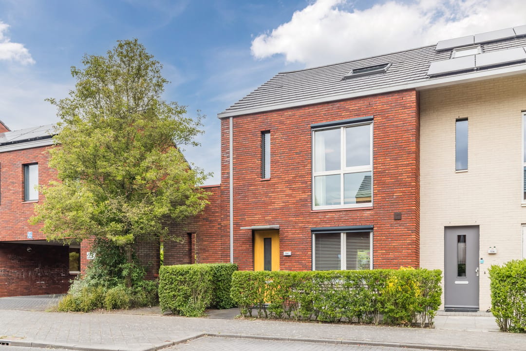 Photo 62 of Van den Broekstraat 104