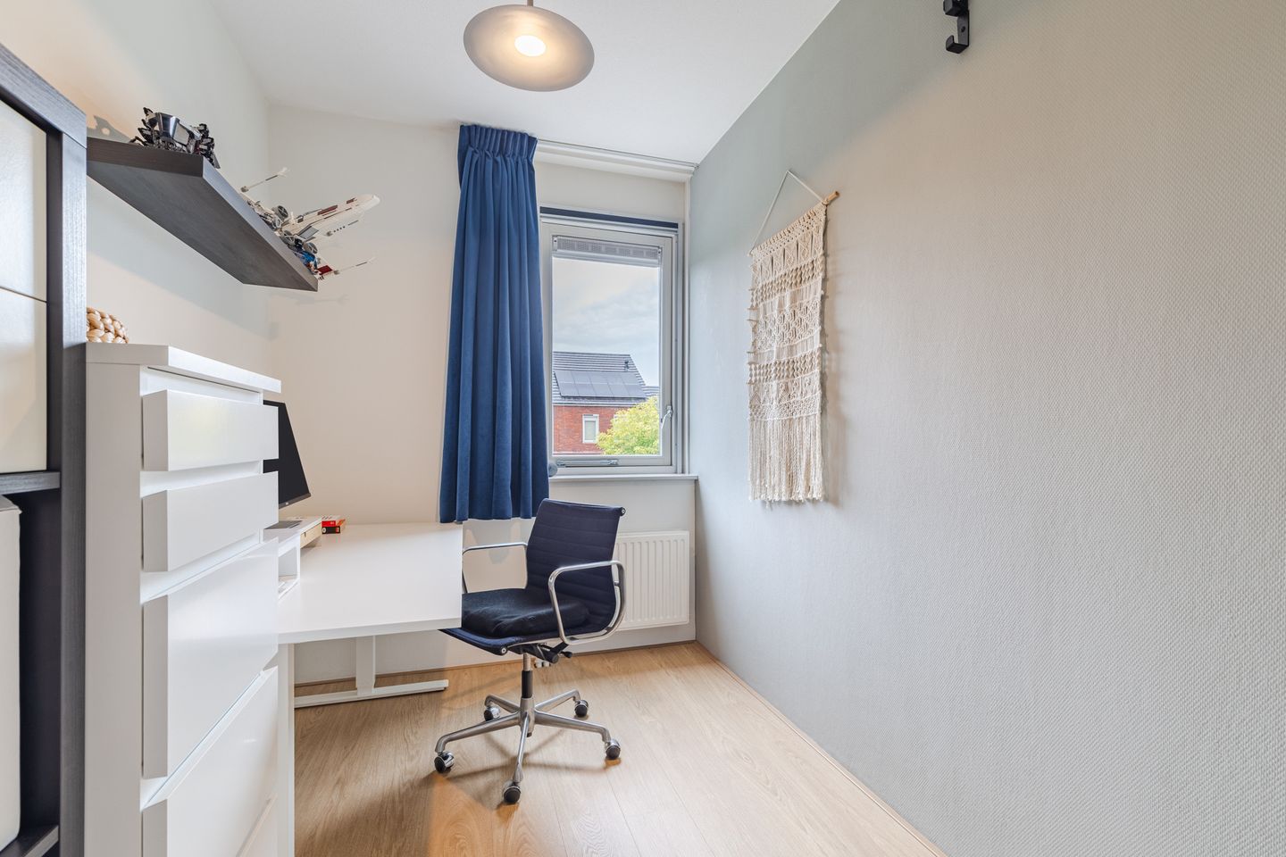 Photo 35 of Van den Broekstraat 104