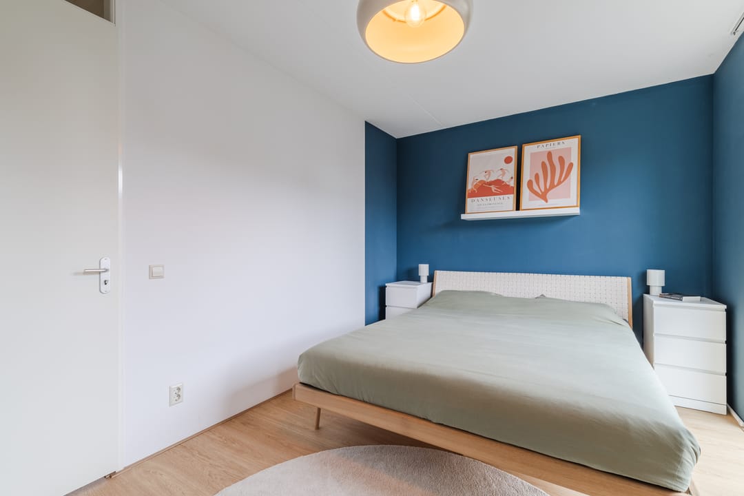 Photo 43 of Van den Broekstraat 104
