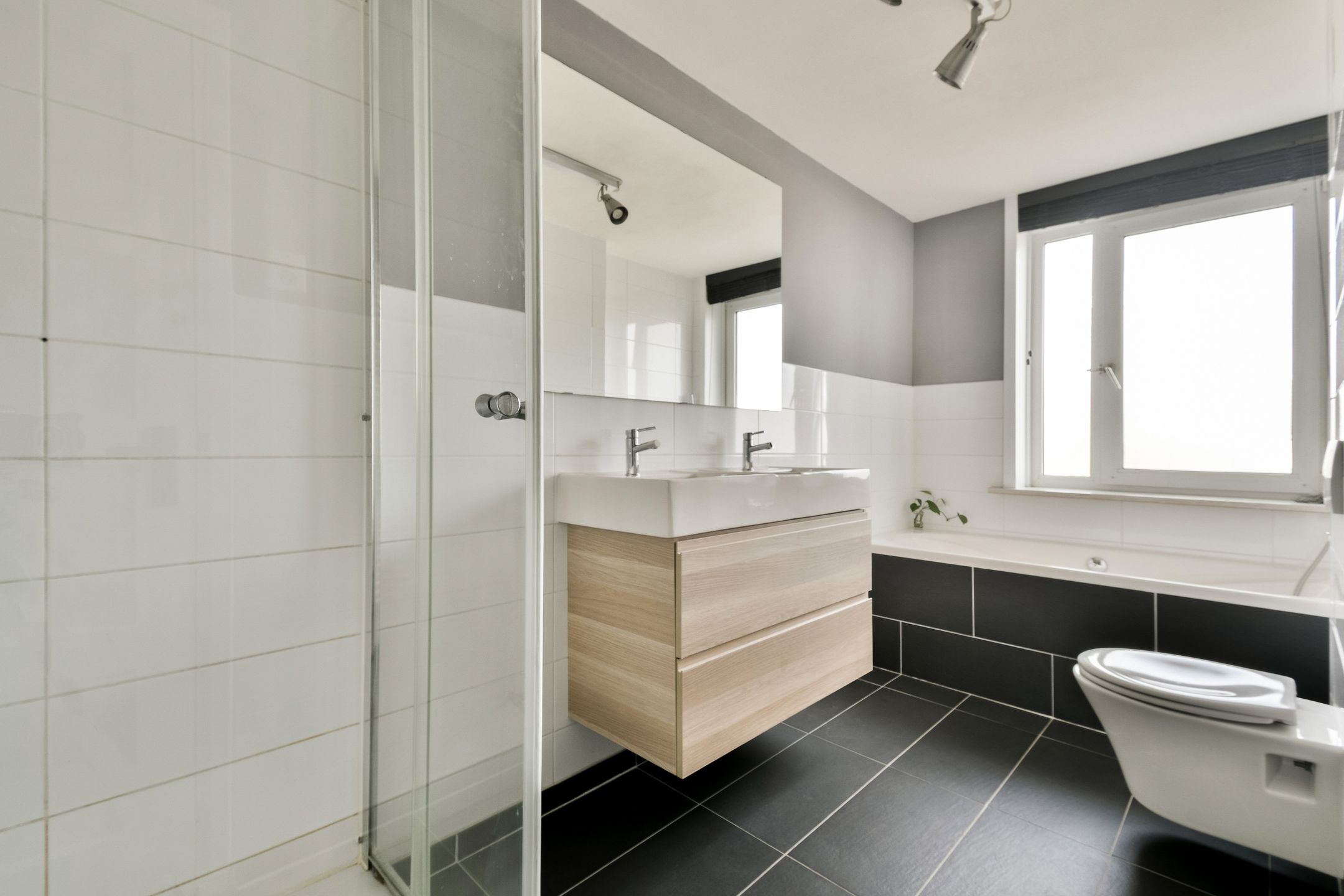 Foto 15 van Cornelis Roobolstraat 18