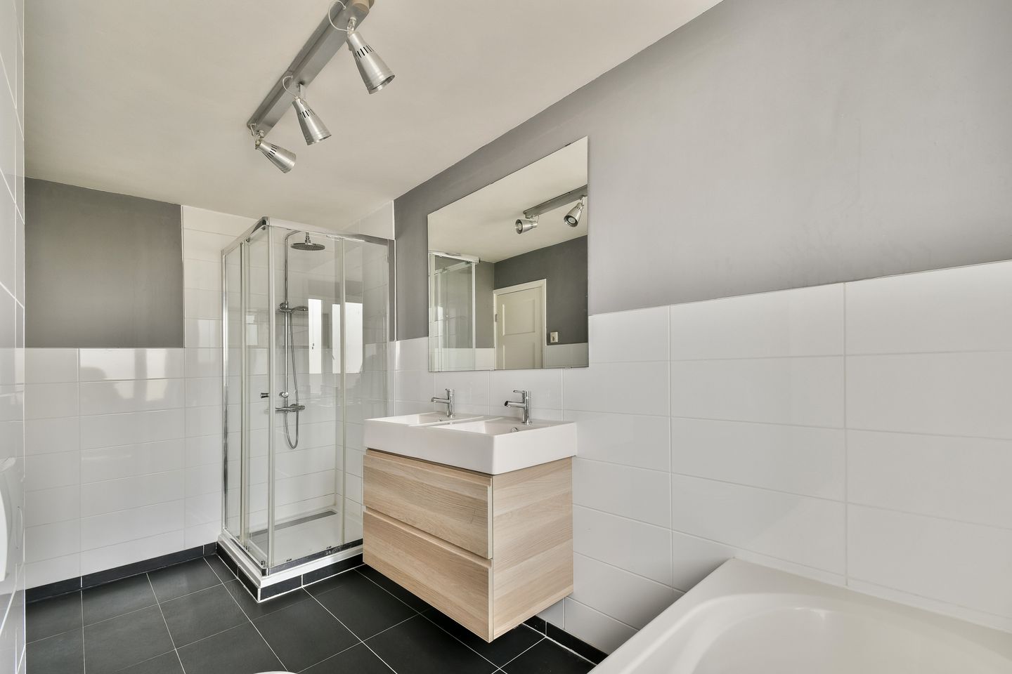 Foto 14 van Cornelis Roobolstraat 18