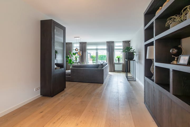Tussenwoning te koop: Oranjetuin 4, Naaldwijk