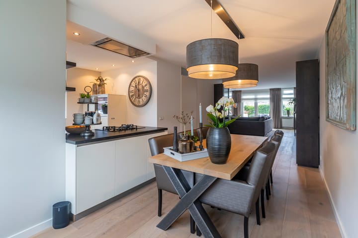 Tussenwoning te koop: Oranjetuin 4, Naaldwijk