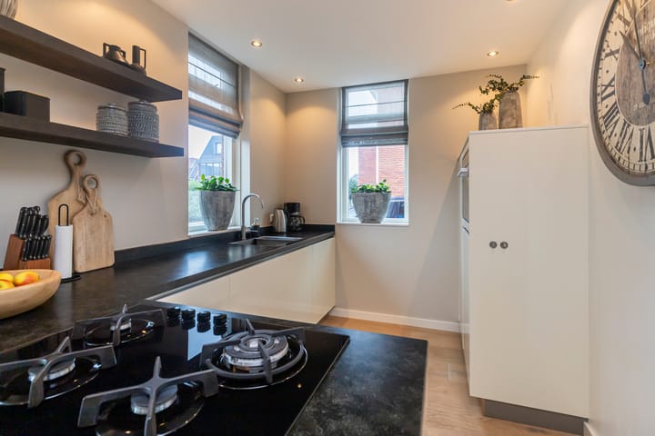 Tussenwoning te koop: Oranjetuin 4, Naaldwijk