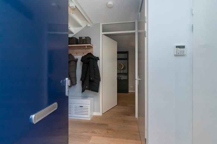 Tussenwoning te koop: Oranjetuin 4, Naaldwijk