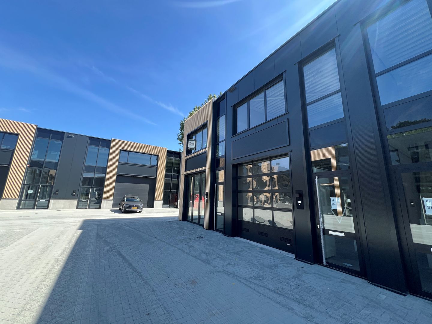 Bekijk foto 1 van Ringweg 211