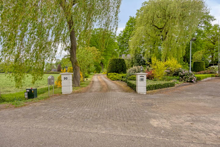 Vrijstaande woning te koop: Kouwenaarsweg 88, Vaassen