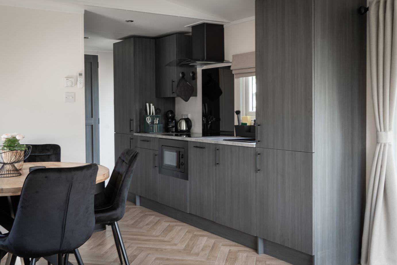 2-bedroom freehold villa in Heinkenszand — photo 3 of 5