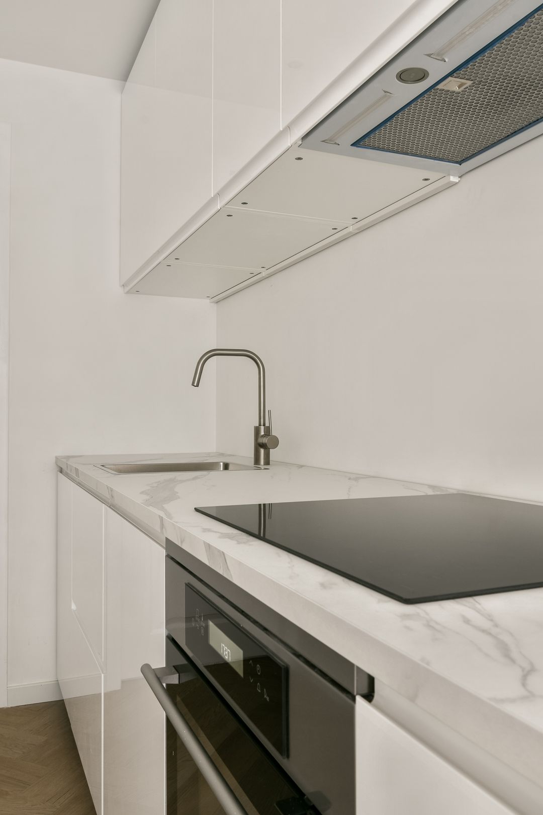 Photo 8 of Fokke Simonszstraat 84-2