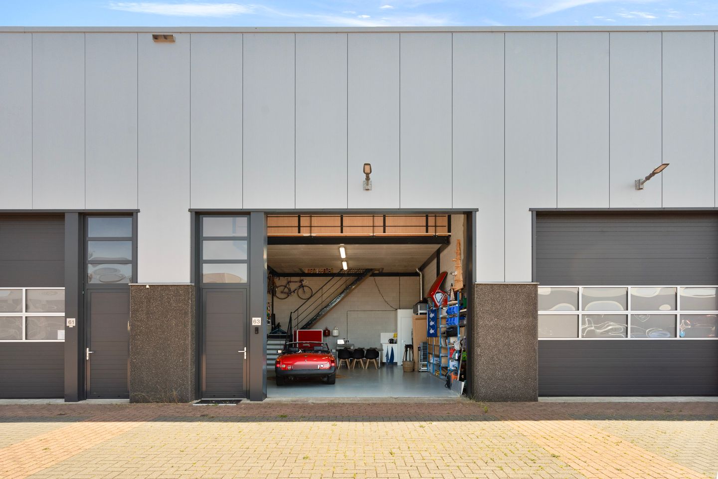 Bekijk foto 2 van Brandweerstraat 63