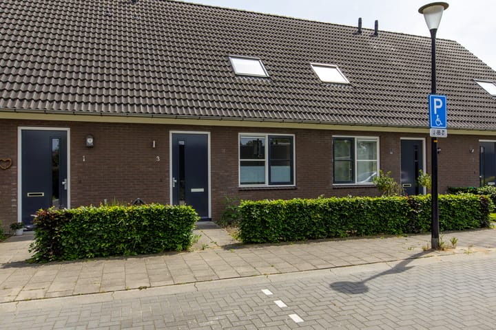 Tussenwoning te huur: Slink 3, Azewijn