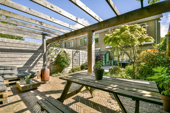 Tussenwoning te koop: bunt 12, Huizen