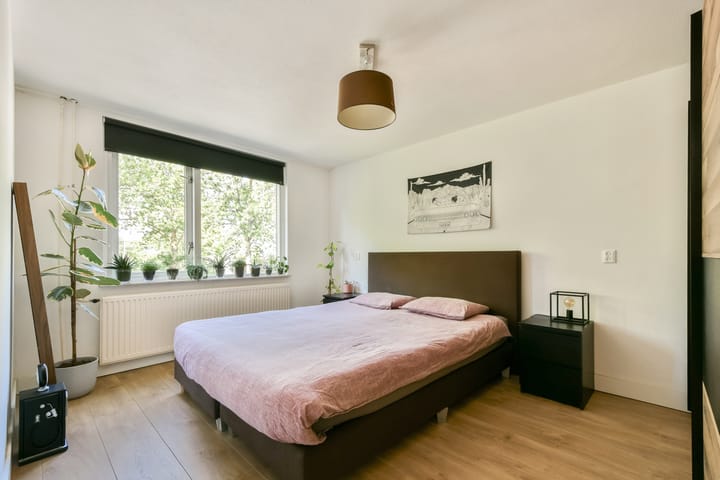 Tussenwoning te koop: bunt 12, Huizen
