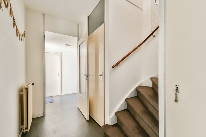 Tussenwoning te koop: bunt 12, Huizen