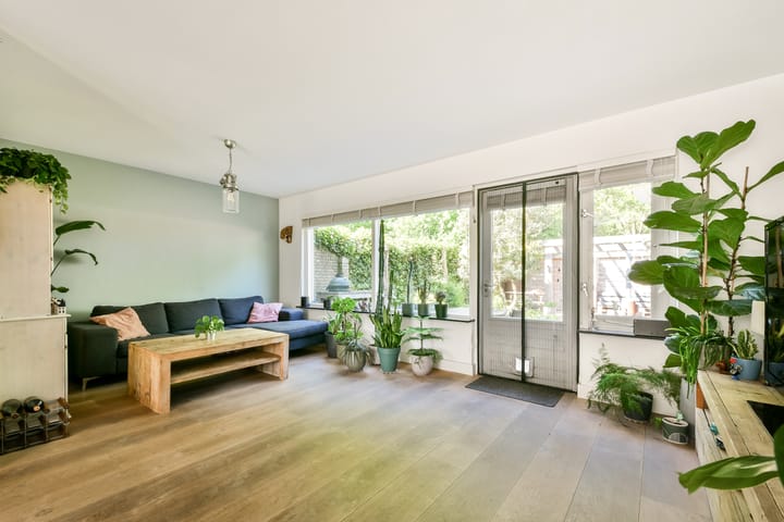 Tussenwoning te koop: bunt 12, Huizen