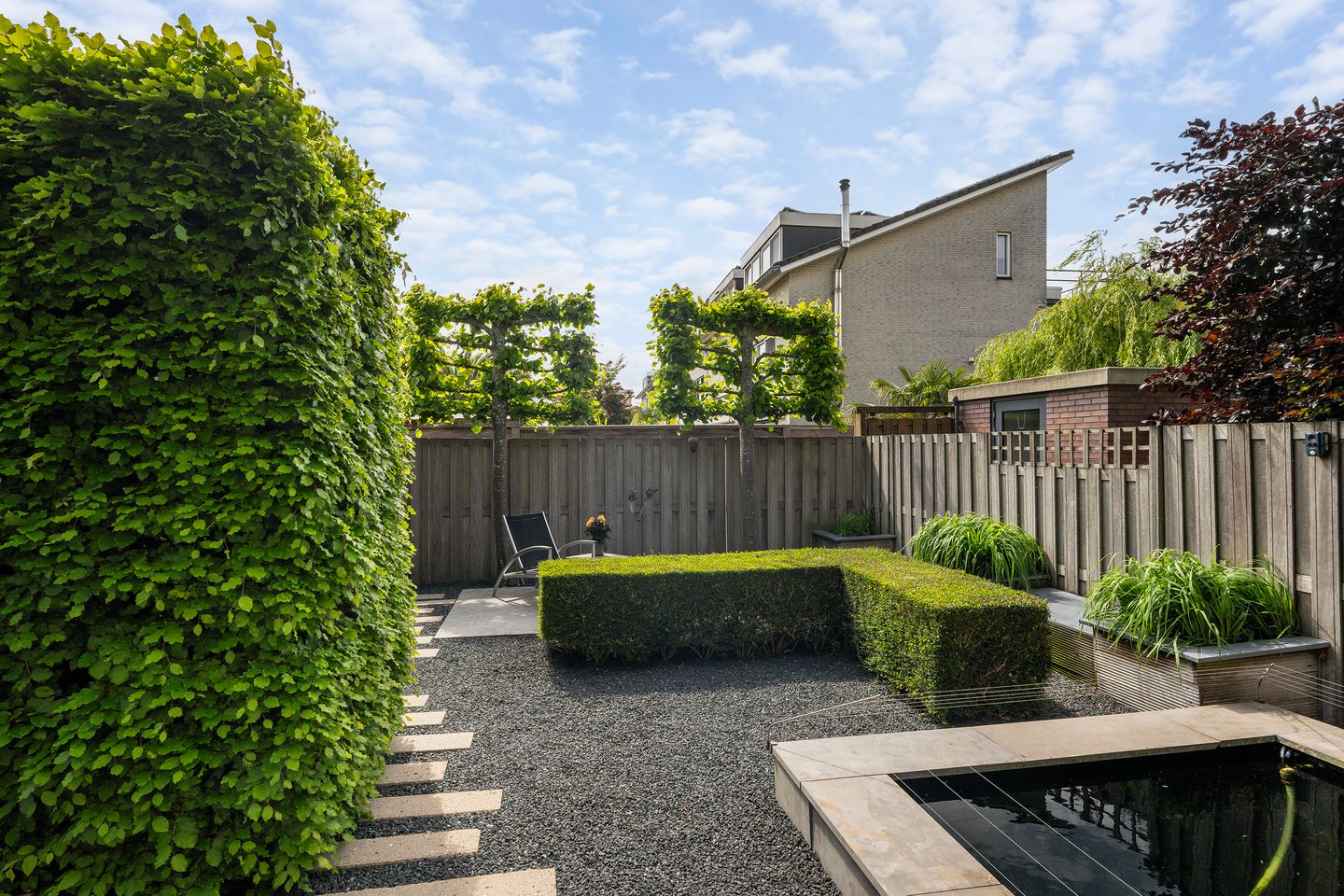 Photo 10 of Valkenierstraat 22