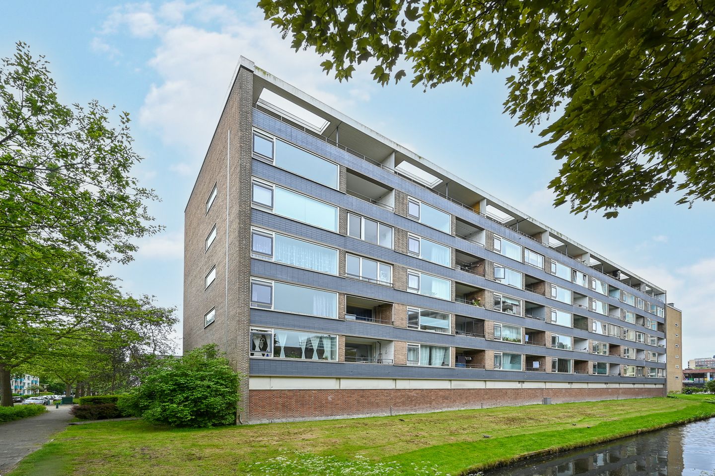 Foto 1 van Willem Royaardsstraat 2