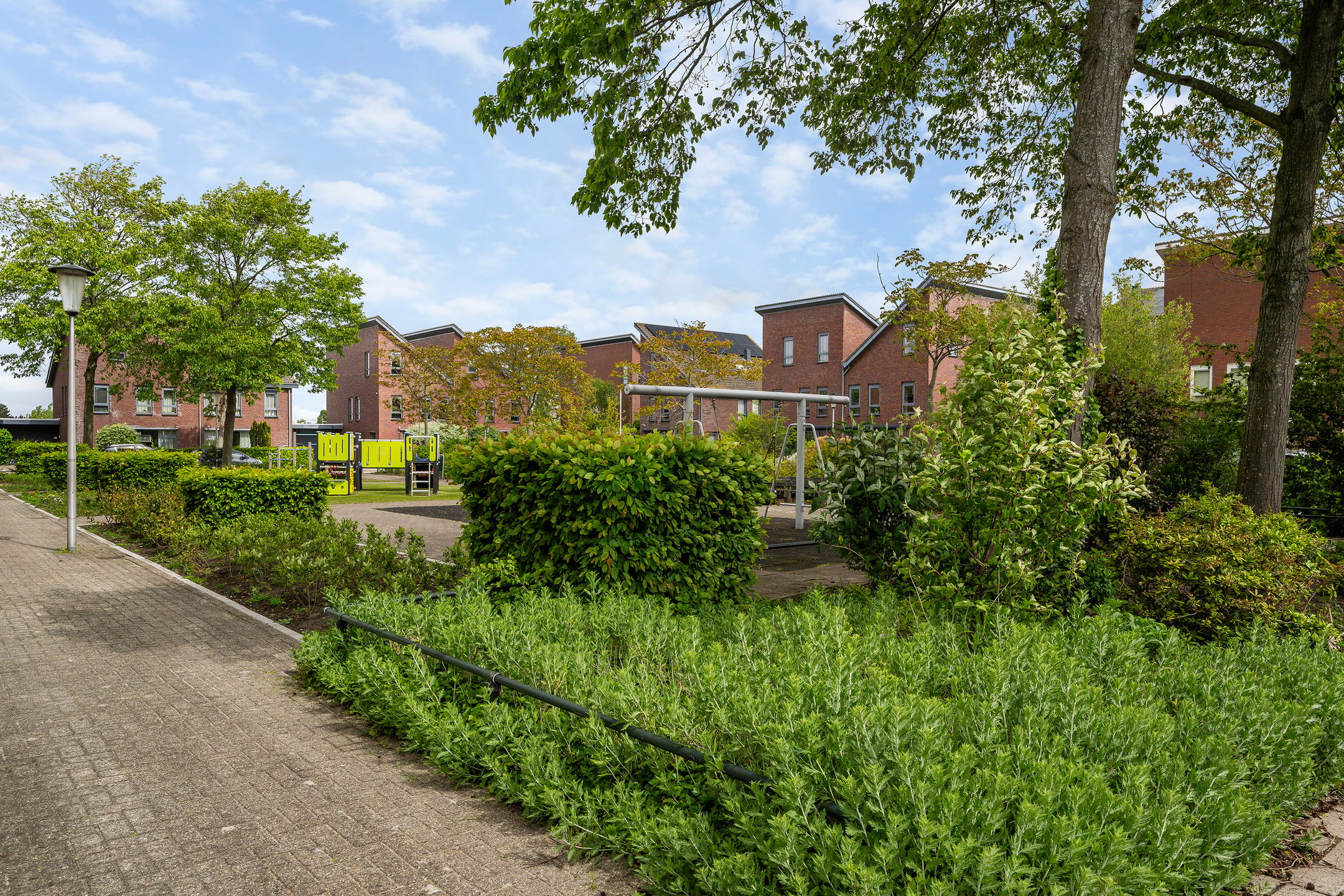 Photo 36 of Valkenierstraat 22
