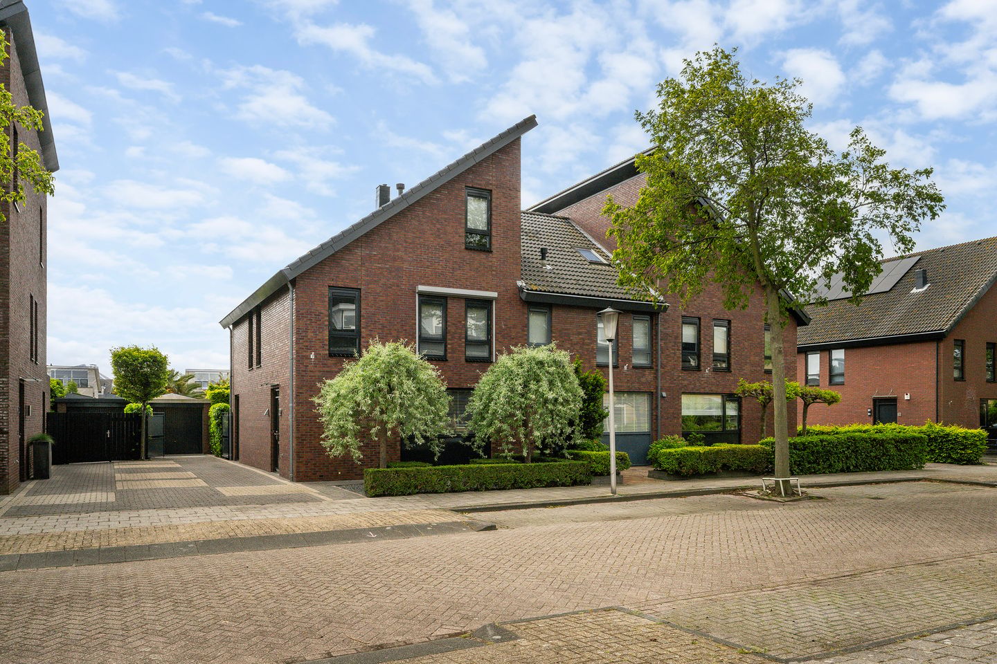 Photo 34 of Valkenierstraat 22