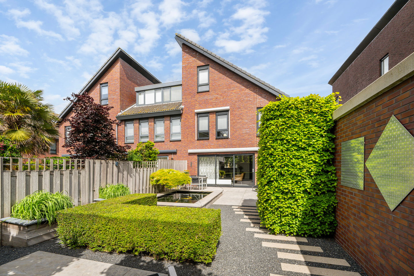 Photo 14 of Valkenierstraat 22
