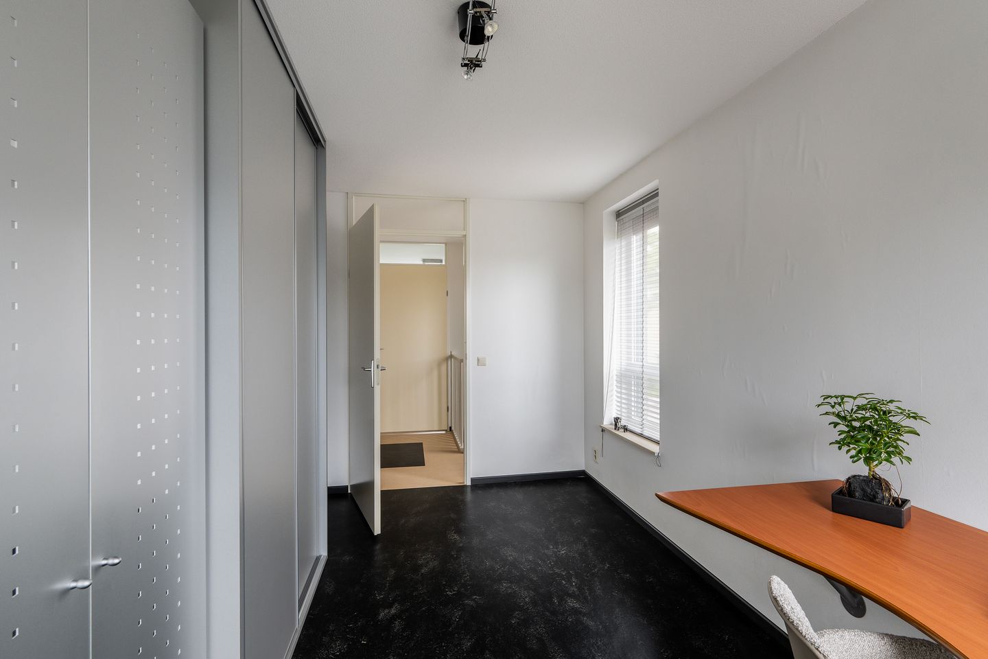 Photo 29 of Valkenierstraat 22