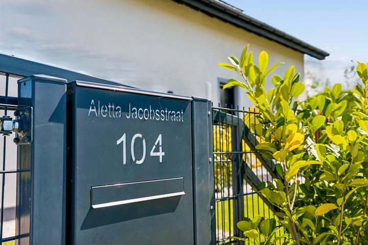 Vrijstaande woning te koop: Aletta Jacobsstraat 104, Almere
