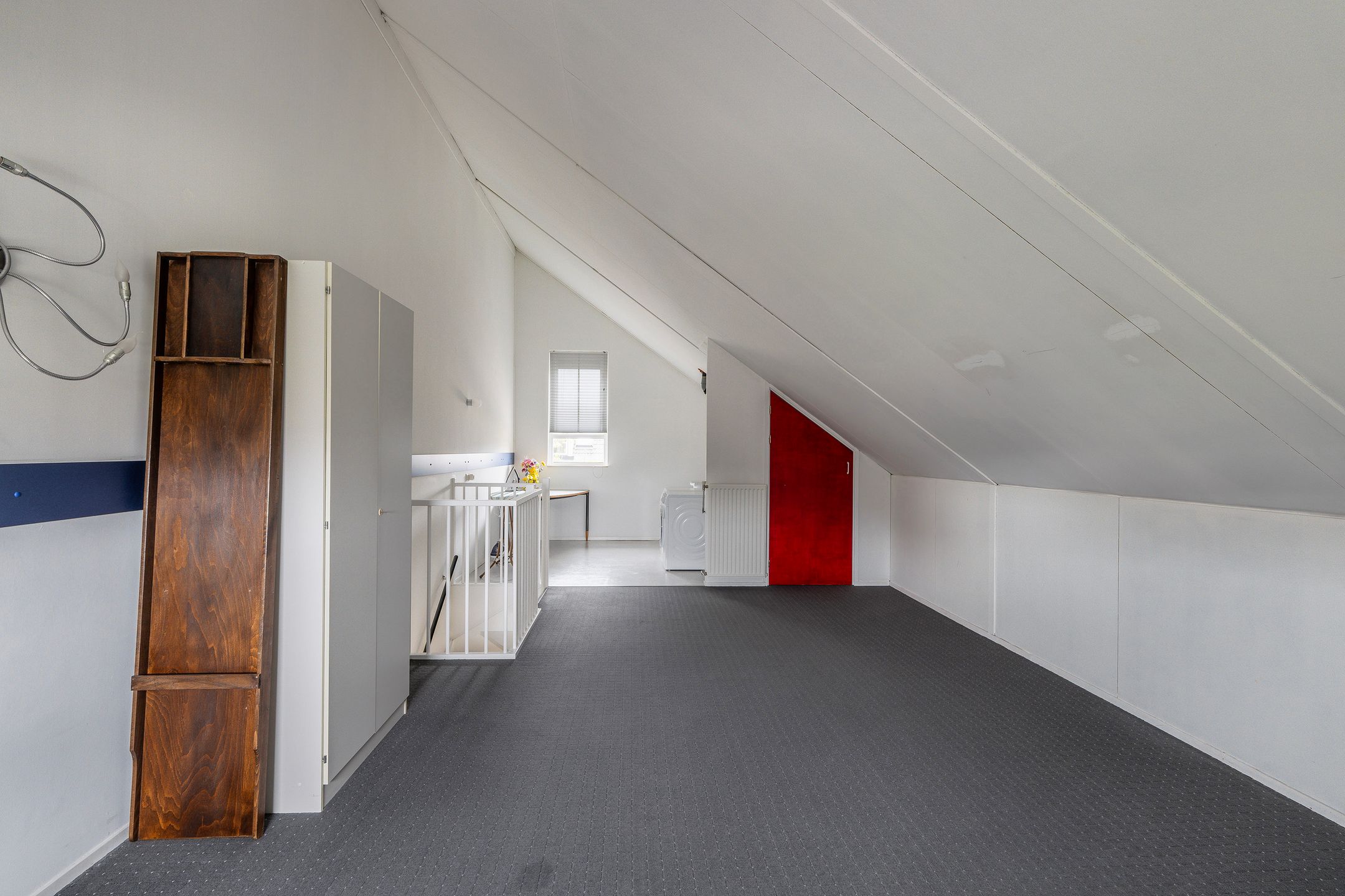 Photo 33 of Valkenierstraat 22