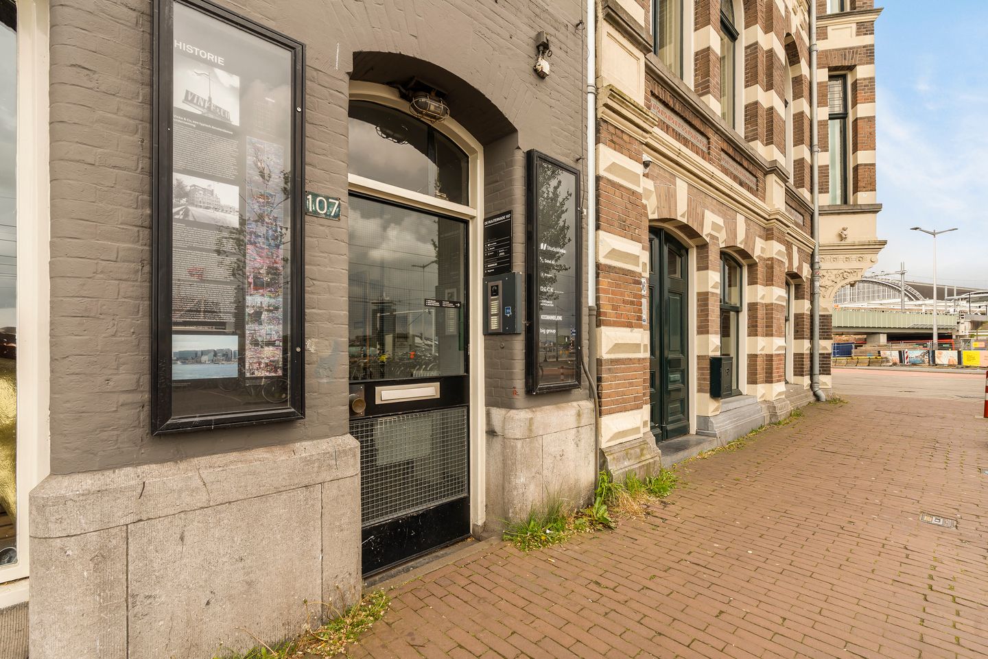 Bekijk foto 3 van De Ruijterkade 107-H