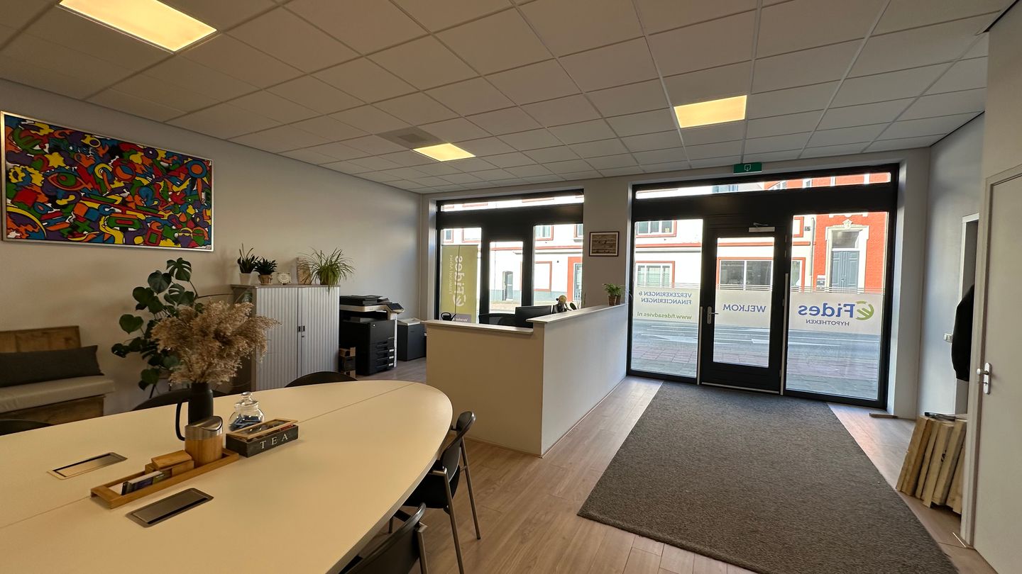 Bekijk foto 3 van Auvergnestraat 3