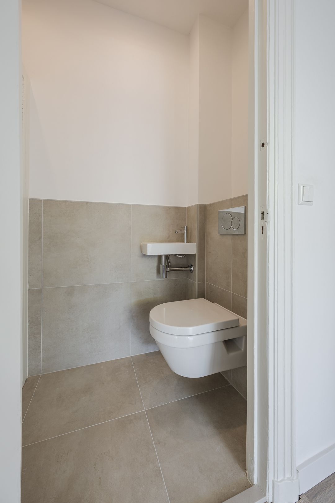 Photo 13 of Van Kinsbergenstraat 1-C