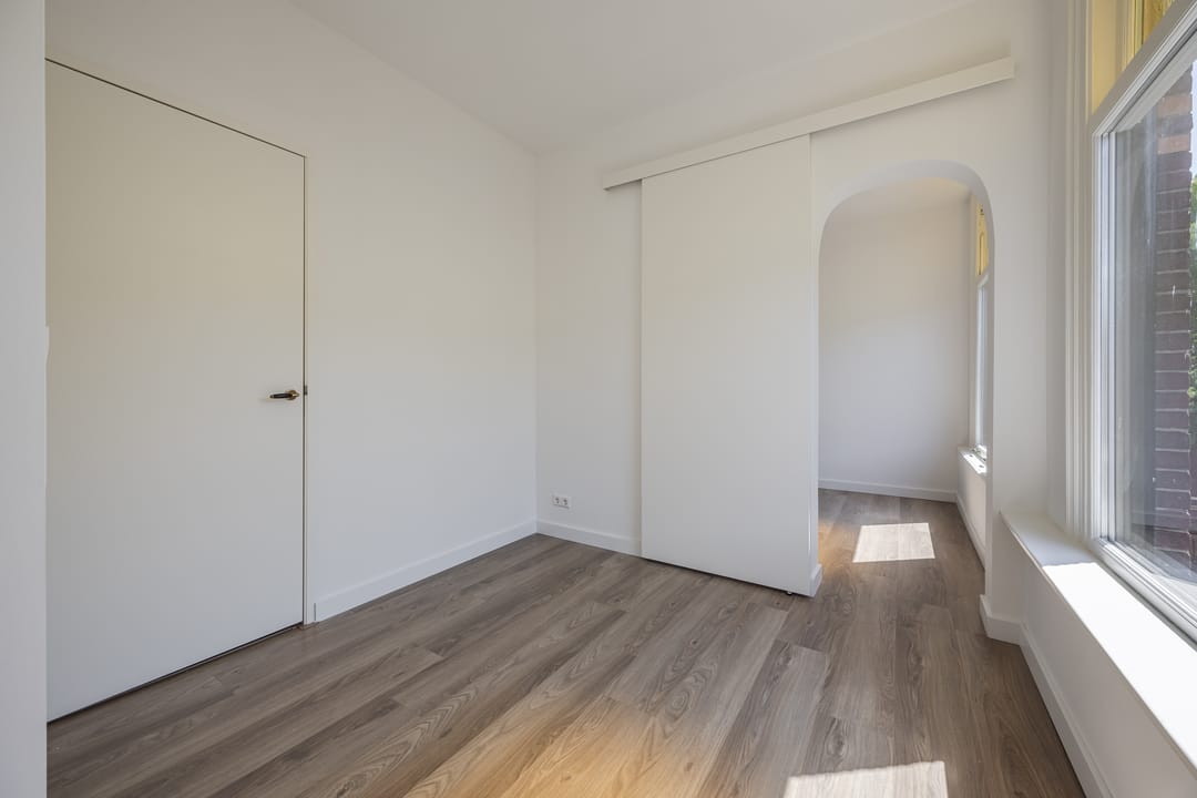 Photo 26 of Van Kinsbergenstraat 1-C