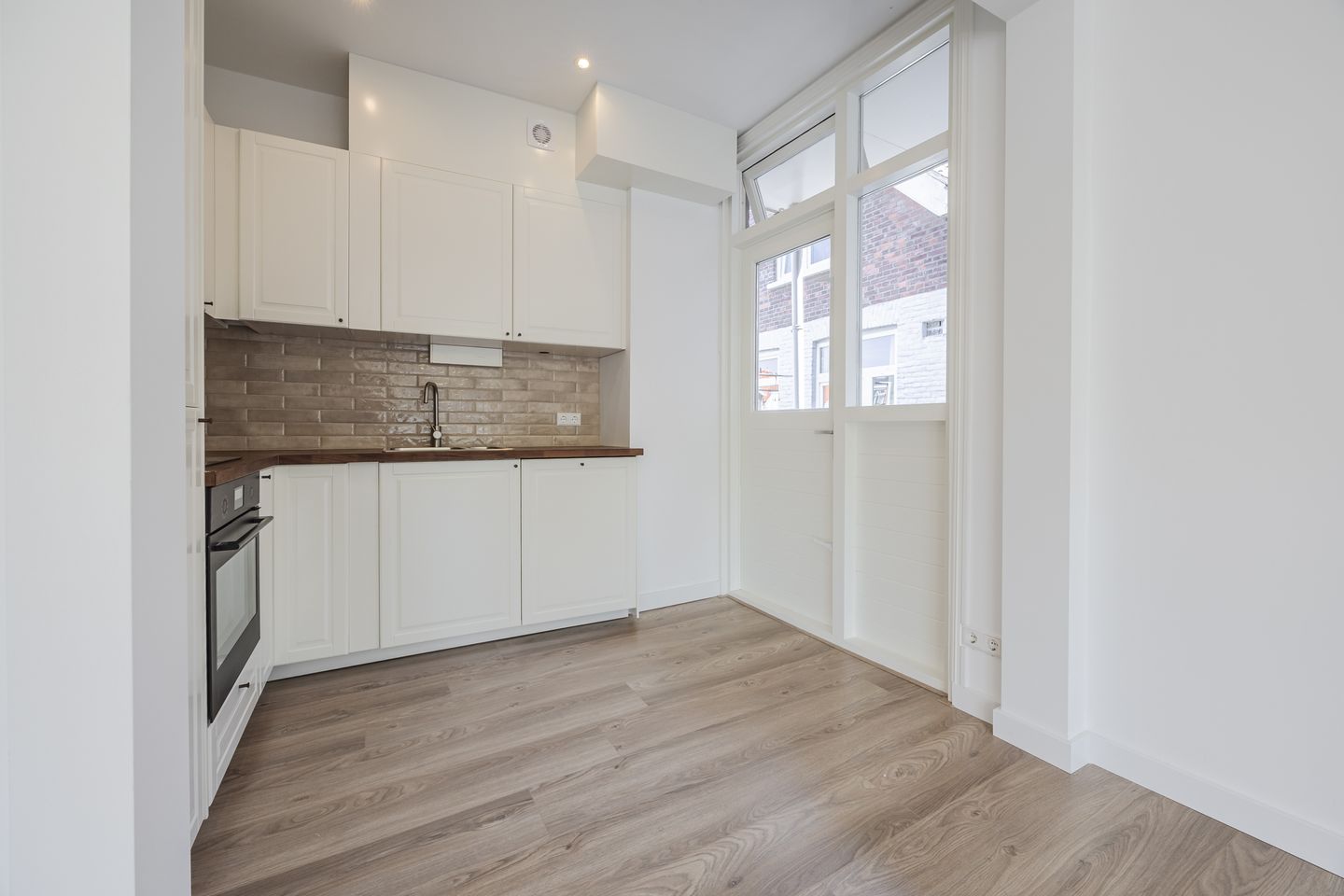 Photo 25 of Van Kinsbergenstraat 1-C