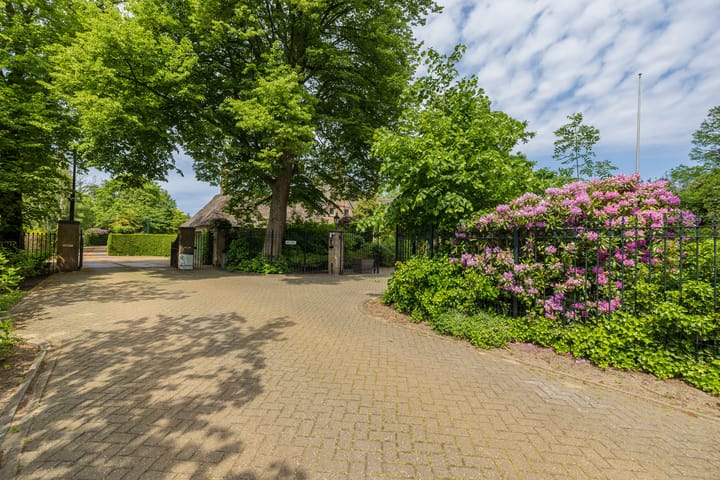 Appartement te koop: Oranje Nassaulaan 12, Warmond