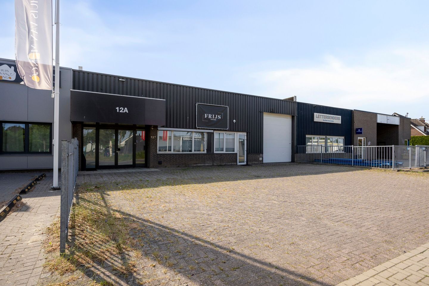 Bekijk foto 2 van Lange Beijerd 12-a