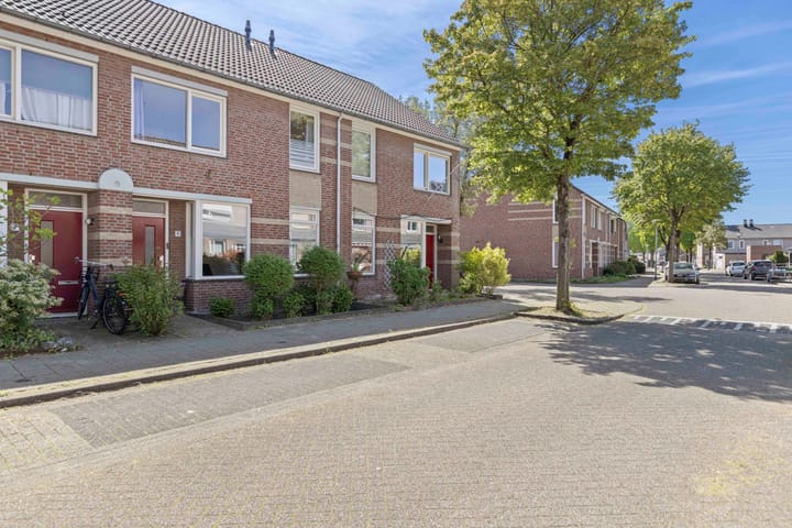 Foto 2 van Van Soeststraat 9