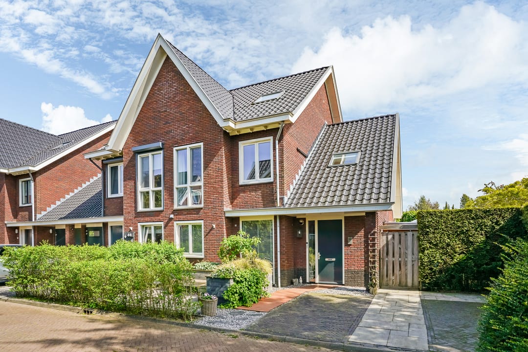 Photo 2 of Rechtsbuitenstraat 42
