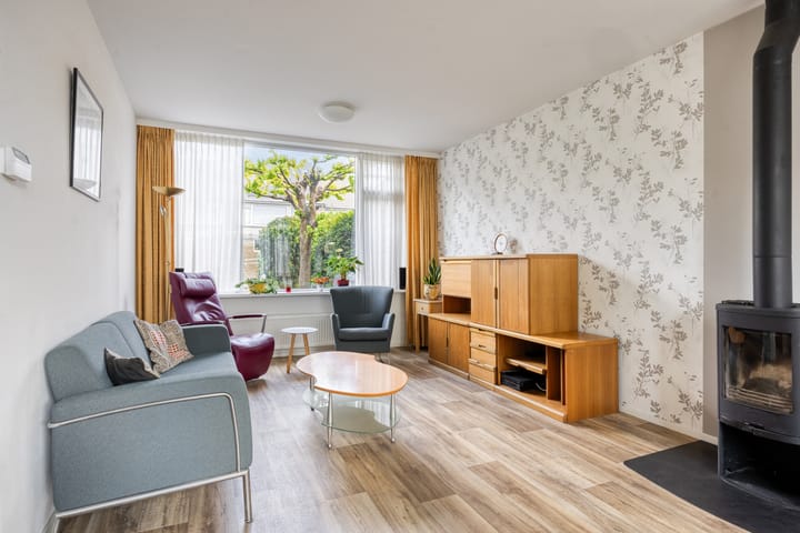 Tussenwoning te koop: Maasstraat 24, Alkmaar