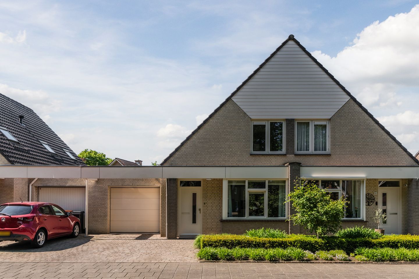 Jan Kneppelhoutdreef 3 — te koop in Goirle, 2-onder-1-kapwoning (semi-bungalow)