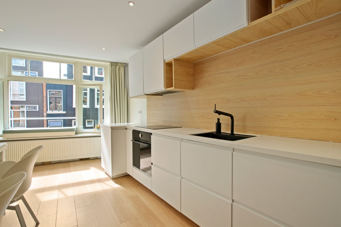 Photo 5 of Haarlemmerstraat 24-1