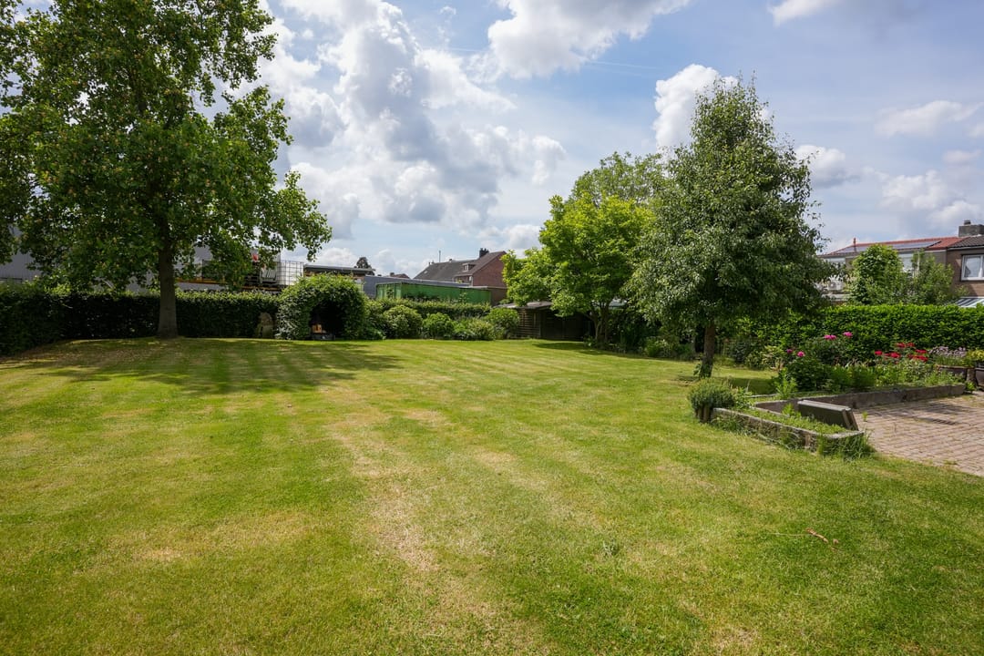 Photo 47 of Wattstraat 8